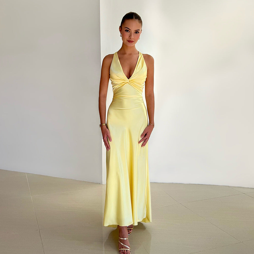 Alessara Satin Maxi-Kleid mit Rückenfrei-Design