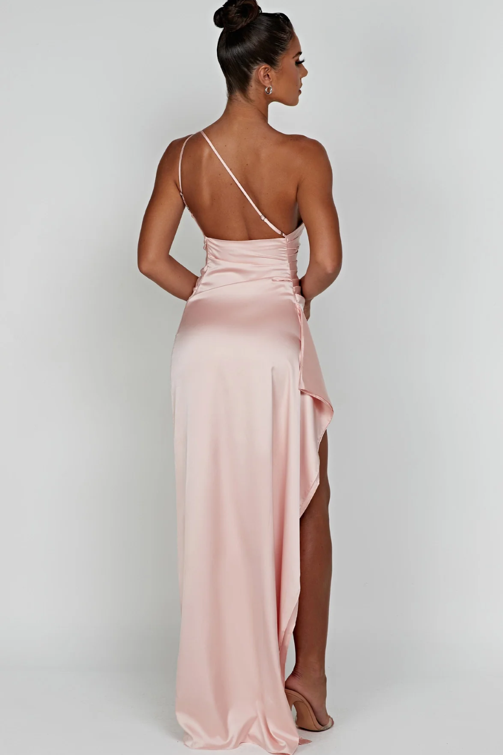 Loralei – Abendkleid mit Asymmetrischem Ausschnitt, Elegante Lange Abendmode