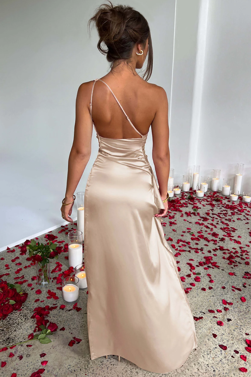 Loralei – Abendkleid mit Asymmetrischem Ausschnitt, Elegante Lange Abendmode