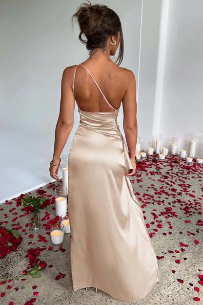 Loralei – Abendkleid mit Asymmetrischem Ausschnitt, Elegante Lange Abendmode